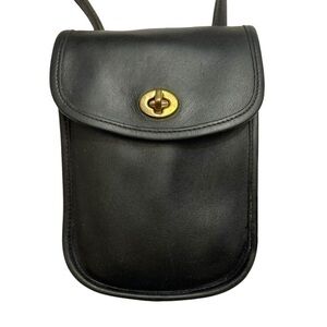 Coach vintage side compartment bag
